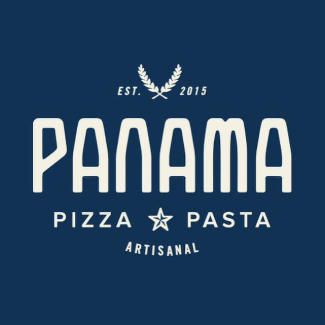 לוגו פנמה פיצה - רקע כחול